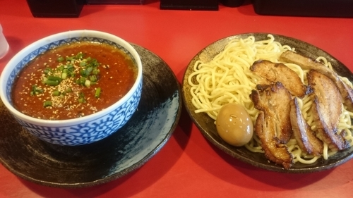 「うま辛チャーシュー味玉つけ麺、400g、赤、辛さひかえめ」@らー麺 つけ麺 おぐりの写真