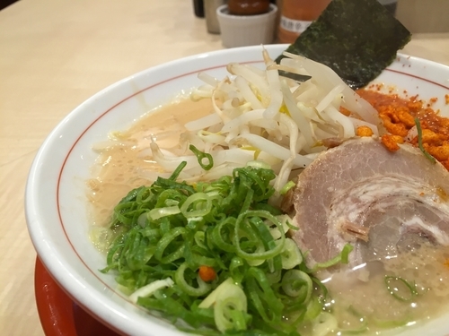 「ラーメン＋替玉（麺カタ・脂普通・辛揚げ）」@替玉千里眼 志木店の写真