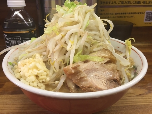 「ミニラーメン(ﾆﾝﾆｸ)」@ラーメン二郎 新小金井街道店の写真