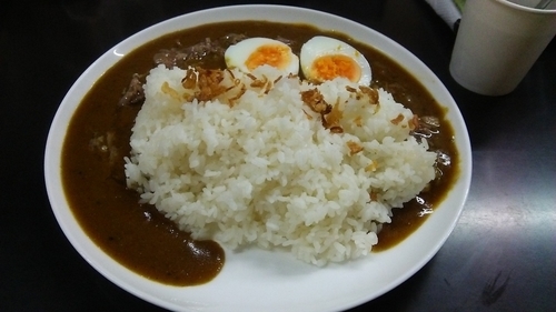 「牛すじカレーライス 450円 ＋ 茹で玉子 50円」@牛すじカレー 小さなカレー家の写真
