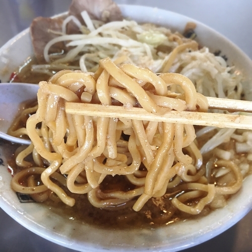 「黒ラーメン」@ラーメン大 堀切店の写真