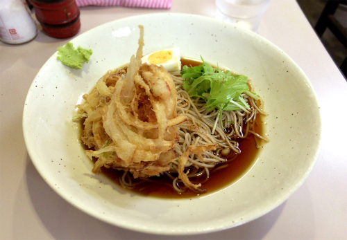 「冷やしかき揚げそば(440円)」@文殊 両国本店の写真