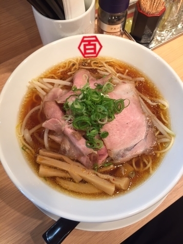 「肉汁中華そば（醤油）　※通常価格780円」@百年本舗 秋葉原総本店の写真