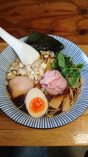 「煮干しそば 黒醤油 690円」@中華そば よしかわの写真