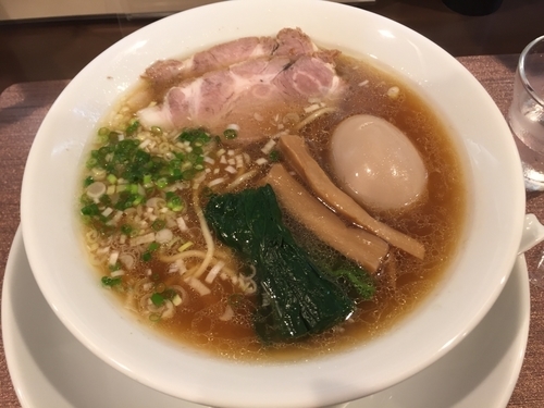 「醤油ラーメン味玉入り 900円」@麺匠 きくちの写真