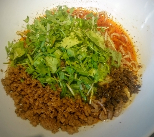 「汁なし担々麺＋パクチー＋大盛」@タンタンタイガー 蔵前店の写真