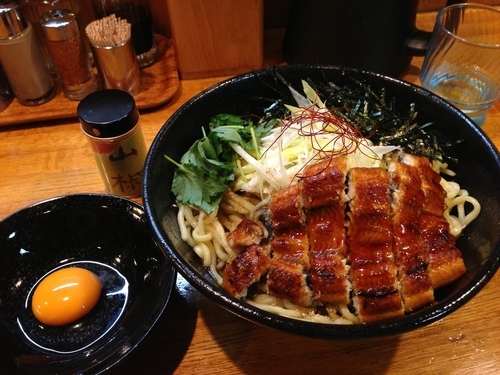 「【お盆限定】鰻まぜそば＋大盛り、800円＋100円」@麺屋 鶏口の写真