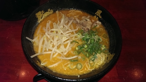 「辛味噌ラーメン、替玉w」@とんこつラーメン 博多風龍 渋谷店の写真