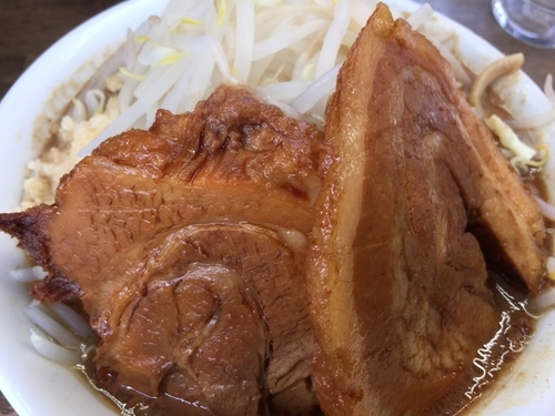 「雷そば(中)(濃厚)＋豚１枚」@雷 北松戸本店の写真