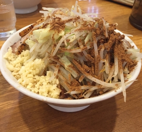 「ジャンク盛り 魚粉増し」@麺屋 春馬の写真