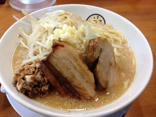 「ラーメン大盛り　￥８３０」@麺屋 しずる 刈谷逢妻店の写真