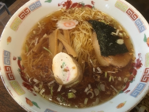 「ラーメン550円(税別)チャーハン650、焼きそば550、餃子3」@銀座ホールの写真