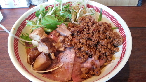 「肉盛りまぜそば」@麺屋 ほぃの写真