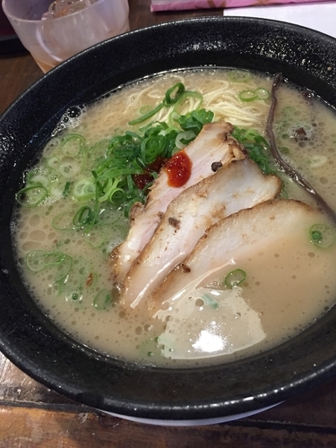 「とんこつラーメン(しっかり)」@ラーメン 虎と龍 都島店の写真