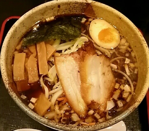 「【期間限定】焦がし醤油らぁめん　910円」@中華食堂 そんごくう 旭店の写真