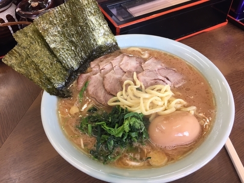 「ラーメン 中盛 チャーシュー 玉子」@寿々㐂家の写真