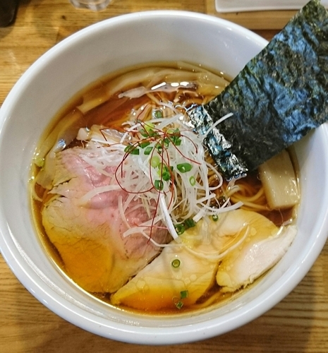 「鶏清湯 醤油ら～めん 750円」@麺庵 小島流の写真