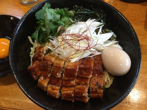 「【お盆限定】鰻まぜそば¥800etc」@麺屋 鶏口の写真