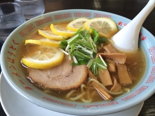 「レモンラーメン ￥７８０」@ラーメン ほうとく 春日山本店の写真