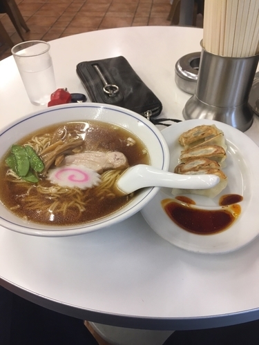 「ラーメン 350円 餃子250円」@中華タカノの写真