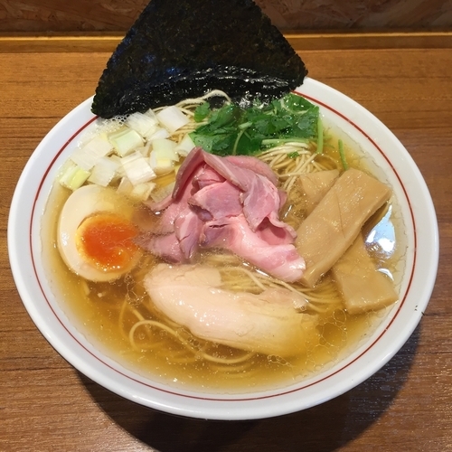 「煮干しそば白醤油」@寿製麺よしかわ 川越店の写真