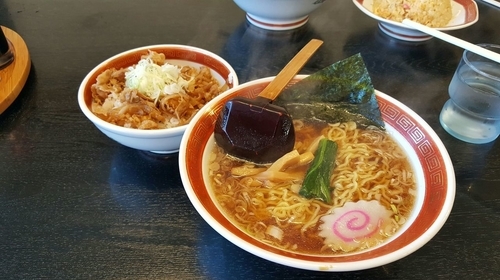 「Ｂセット(中華そばと焼肉丼)」@中華そば 浜田屋 平須店の写真