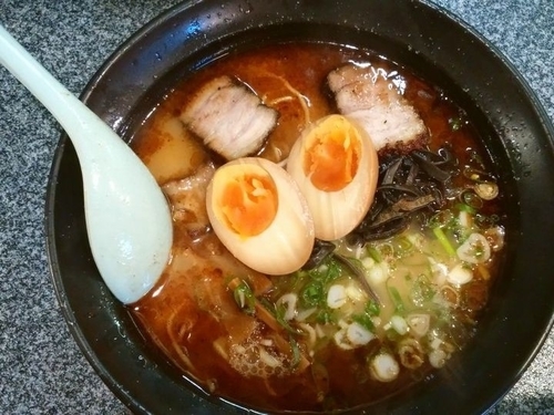 「ラーメン＋味付玉子」@くまもとラーメン 山水亭の写真