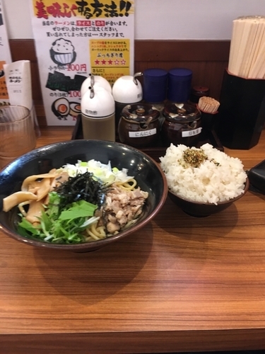 「油そば680円  税込734円」@横浜家系ラーメン 壱角家 谷塚店の写真
