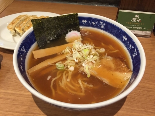 「らーめん＋餃子」@せたが屋 品川店の写真