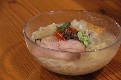 「冷やし海鮮丸 オマール海老の茶碗蒸し乗せ」@はりけんラーメン 南店の写真