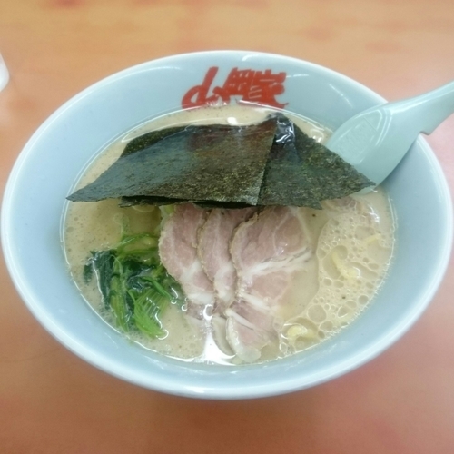 「醤油ラーメン @630円」@ラーメン山岡家 藤野店の写真