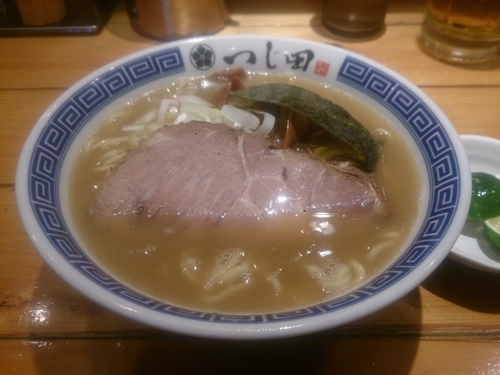 「濃厚らーめん＋すだち」@つじ田 飯田橋店の写真