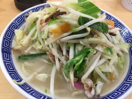 「チャンポン¥600+野菜追加¥100+生卵¥50」@長崎亭 薬院店の写真