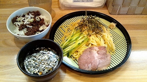 「『ざるラーメン+肉みそごはん(￥680+160)』」@麺屋 万年青の写真