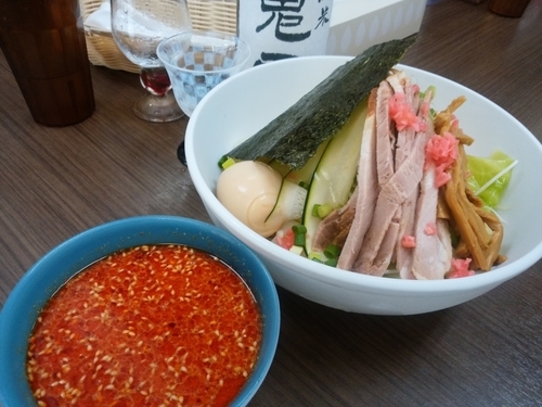 「冷やし辛つけそば＋日本酒」@頓知房の写真