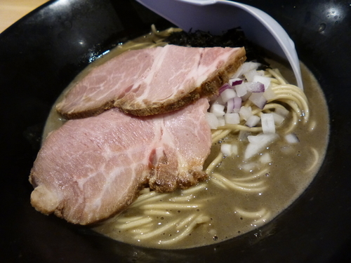 「【限定】極濃ニボ＋和え玉」@麺屋 弥栄の写真