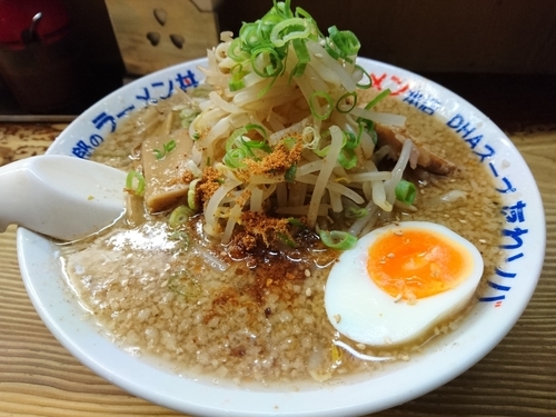 「正油スタミナラーメン850円 　大盛り100円」@元祖まぐろラーメン 本店の写真