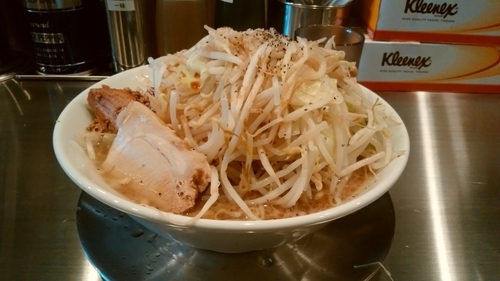 「ラーメン　中　ヤサイアブラ」@ジロリアン 浮間店の写真