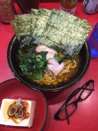 「ラーメン＋海苔増し＋冷奴（半丁）」@家系総本山 ラーメン吉村家の写真