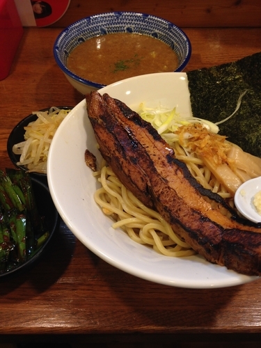 「ドデカ叉焼どろりんちょ」@つけめん たまの写真