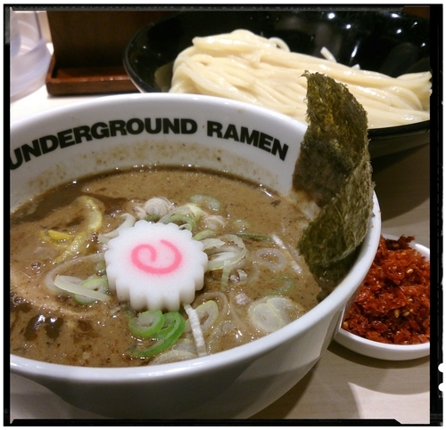 「辛つけめん(濃厚) 850えん」@UNDERGROUND RAMEN 頑者 コクーンシティさいたま新都心店の写真