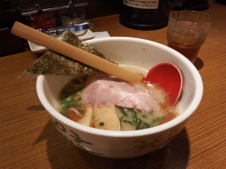 「七志らーめん（ハーフ）」@七志 とんこつ編 川崎店の写真