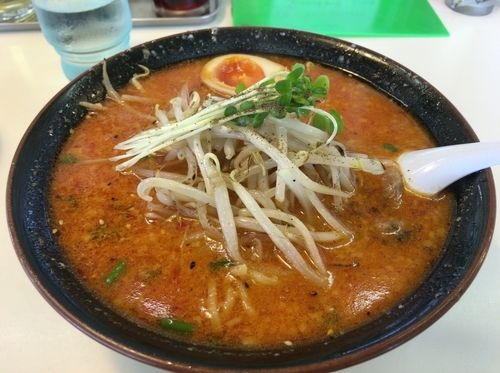 「辛味噌ラーメン＋煮玉子」@くるまやラーメン 双葉店の写真