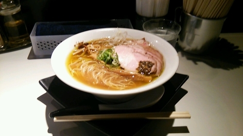 「煮豚そば・醤油（1100円）」@SOBAHOUSE金色不如帰の写真