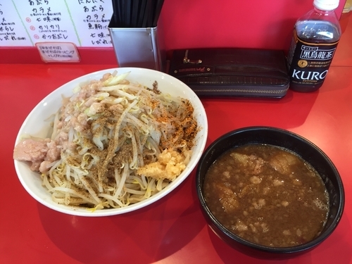 「つけ麺300（ヤサイチョイ増し他全増し）800円」@麺屋 桐龍の写真