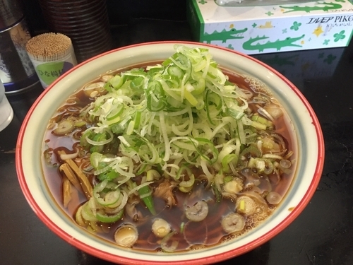 「ラーメン大盛り麺硬めトッピングネギ」@五衛門の写真