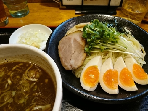 「黒煮干しつけ麺(細麺ver)750円＋味玉 他いろいろ」@麺屋 鶏口の写真