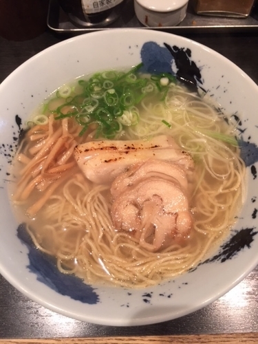「鶏そば　730円　＋替玉（ハーフ）50円」@自家製麺 鶏そば 三歩一の写真