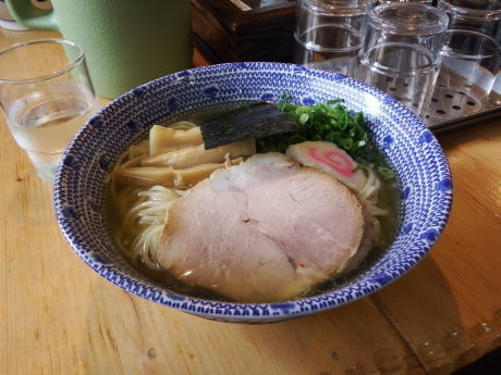 「冷たい塩らーめん」@らーめん侘助の写真