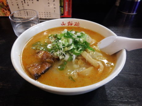 「とんこつ塩らーめん」@らーめん山桜桃 発寒店の写真